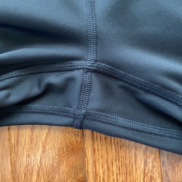 EUC, Reebok leggings, 7/8 length, size 6 - Picture 6 of 6